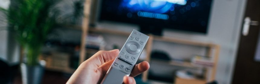 Heimkino-Untertitel und Audiodeskription Ein Blick auf die Zugänglichkeit im Home Entertainment